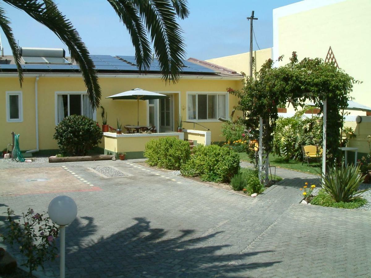 Pension D'Avignon Swakopmund Buitenkant foto