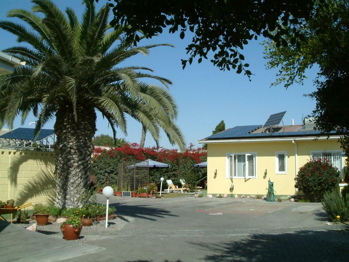 Pension D'Avignon Swakopmund Buitenkant foto