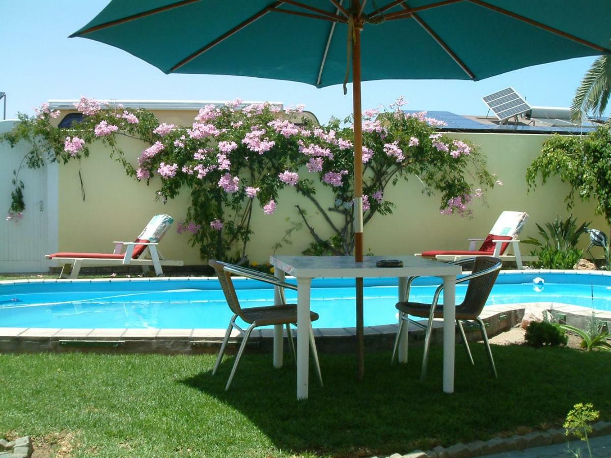 Pension D'Avignon Swakopmund Buitenkant foto