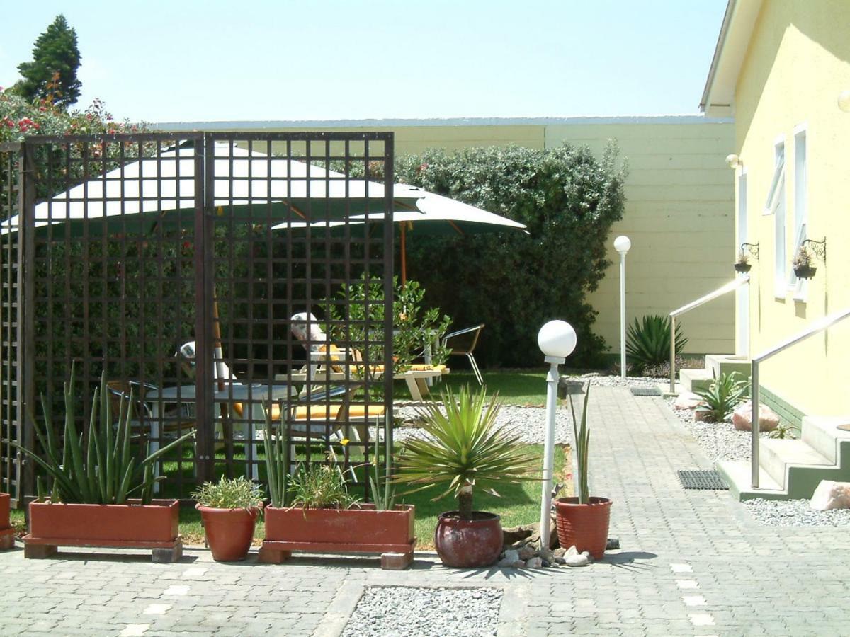Pension D'Avignon Swakopmund Buitenkant foto