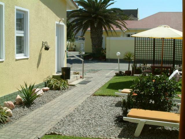 Pension D'Avignon Swakopmund Buitenkant foto