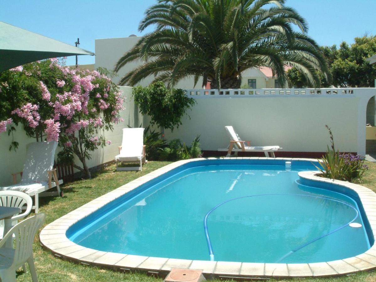 Pension D'Avignon Swakopmund Buitenkant foto